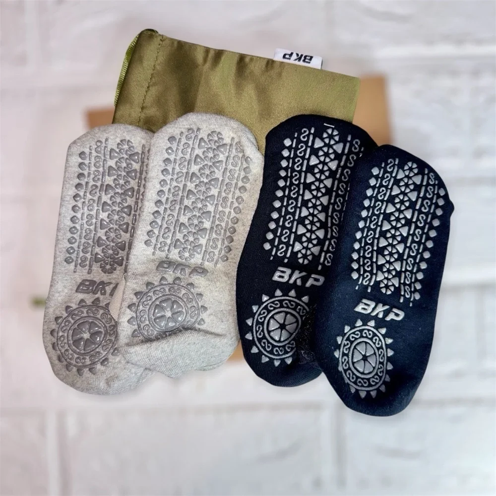 New Yoga Grip Socks 2 Pair